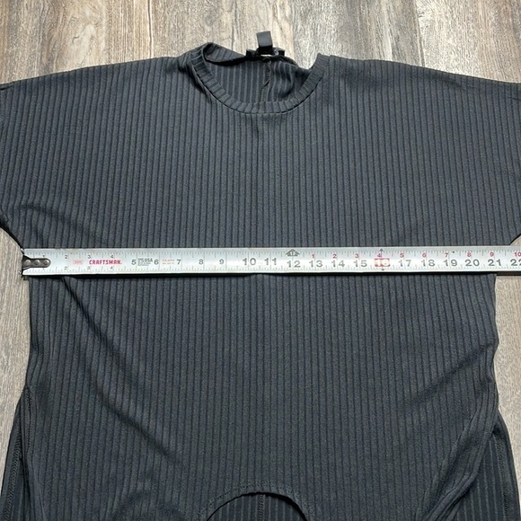 New Look Women’s Ribbed Black Short Sleeve Blouse with front Knot, size 6 - Picture 6 of 9